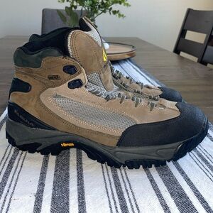 Vasque GTX Mica II women’s hiking boots